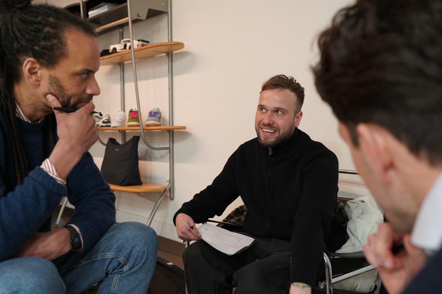 Een inspirator in gesprek met deelnemers